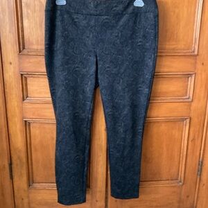 Casual pull on pants in small paisley pattern in neutral tones